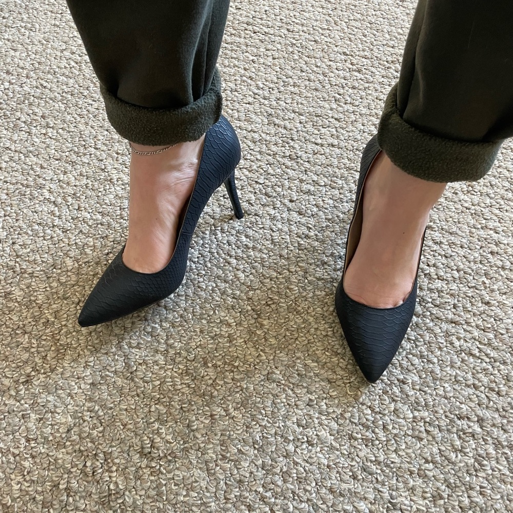 Jessica Simpson Chic Black Stiletto Heels